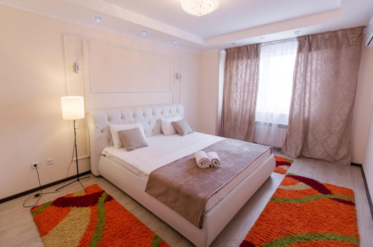 Ferienwohnung Manica Mega Towers Almaty Exterior foto
